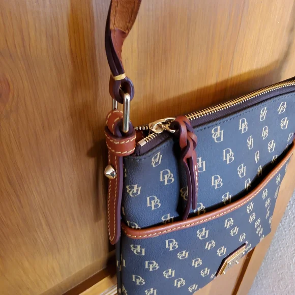 Dooney & Bourke Crossbody Bag and Coin Purse Set EUC - Picture 16 of 16
